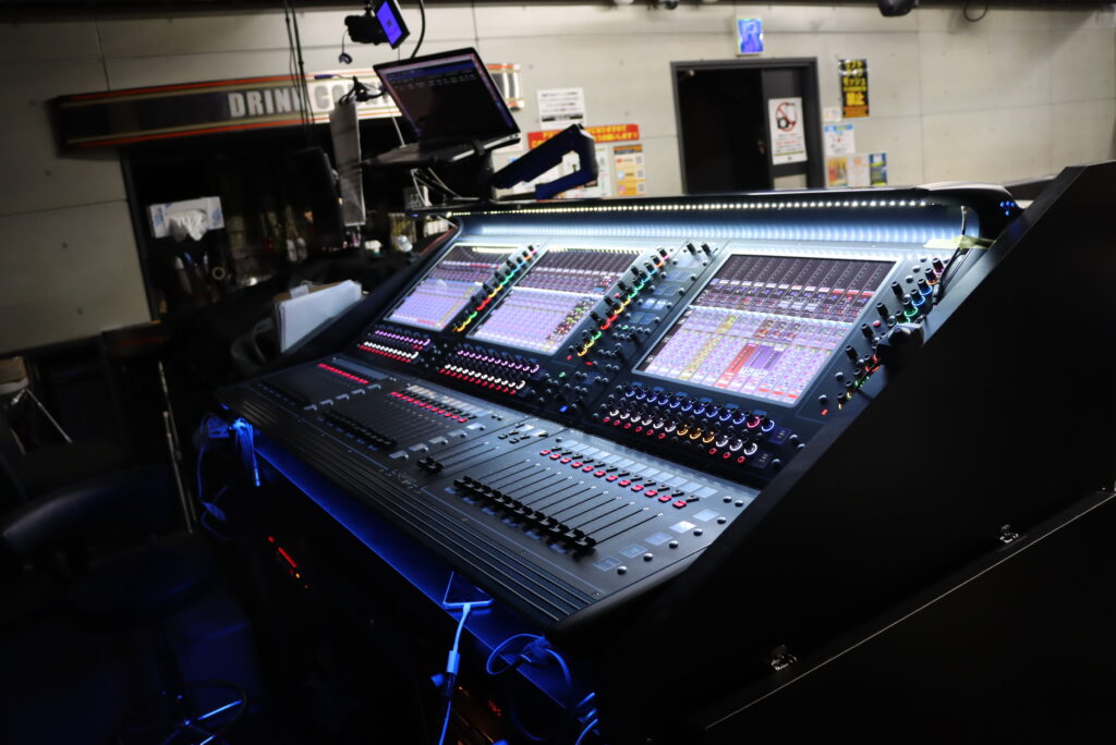 Main console: DiGiCo ‘Quantum338’